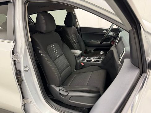 Used 2018 Kia Sportage LX image 11