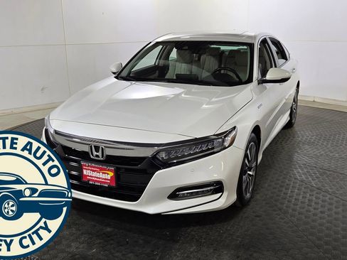 Used 2018 Honda Accord Touring image 4