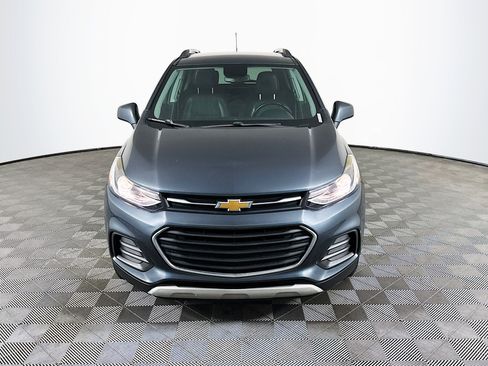Used 2022 Chevrolet Trax LT w/ Driver Confidence Package AWD/4WD image 2