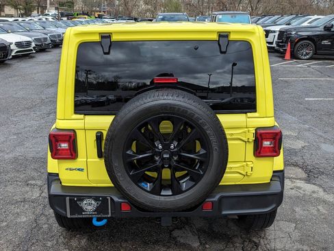 Used 2023 Jeep Wrangler Unlimited Sahara w/ Cold Weather Group AWD/4WD image 8