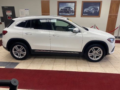 Used 2023 Mercedes-Benz GLA 250 4MATIC w/ Premium Package image 3