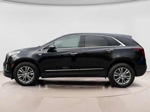 Used 2021 Cadillac XT5 Premium Luxury AWD/4WD image 2