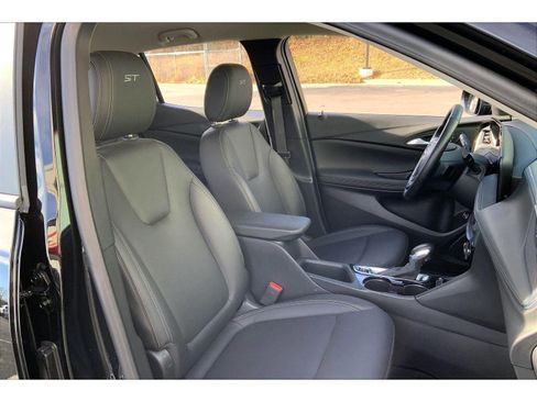 Used 2024 Buick Encore GX Sport Touring w/ Comfort Package image 7