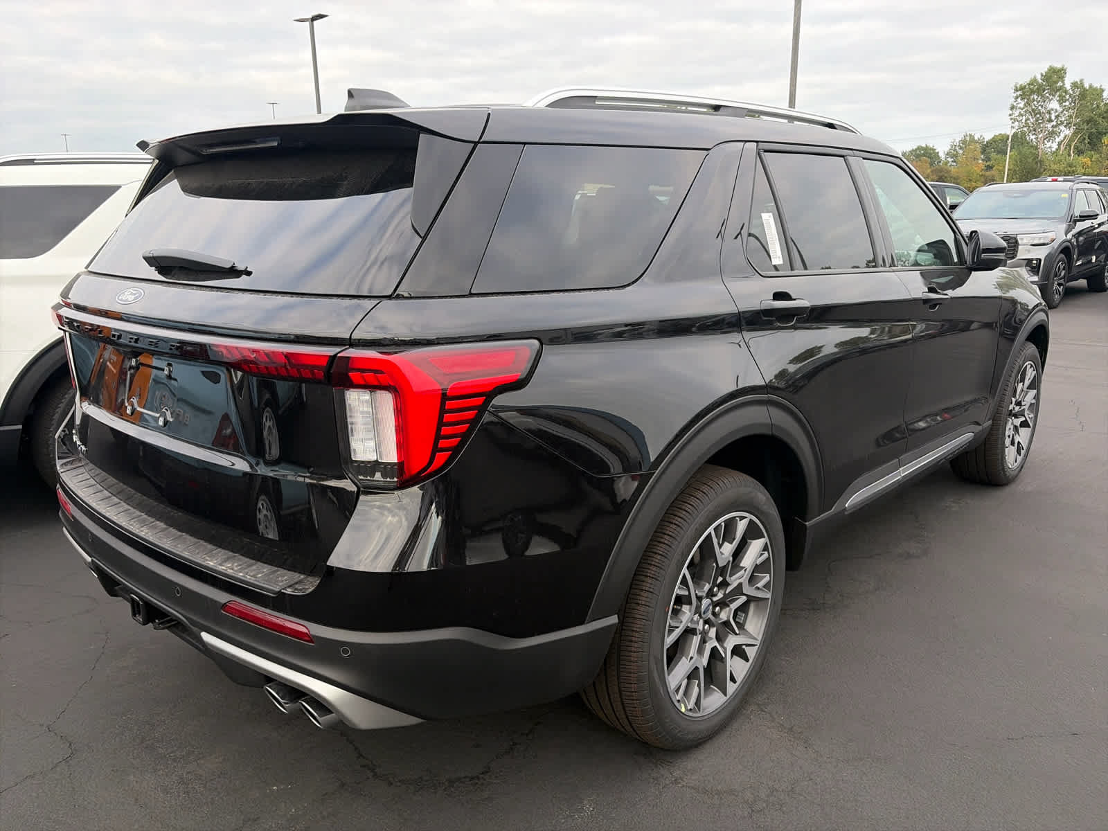 New 2027 Ford Explorer Platinum w/ 3.0L Ultimate Package AWD/4WD image 12
