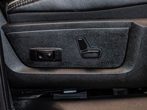 Used 2023 RAM 3500 Laramie image 31