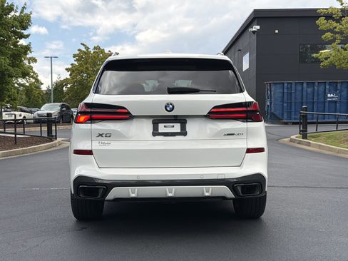 Used 2024 BMW X5 xDrive40i w/ M Sport Package AWD/4WD image 15
