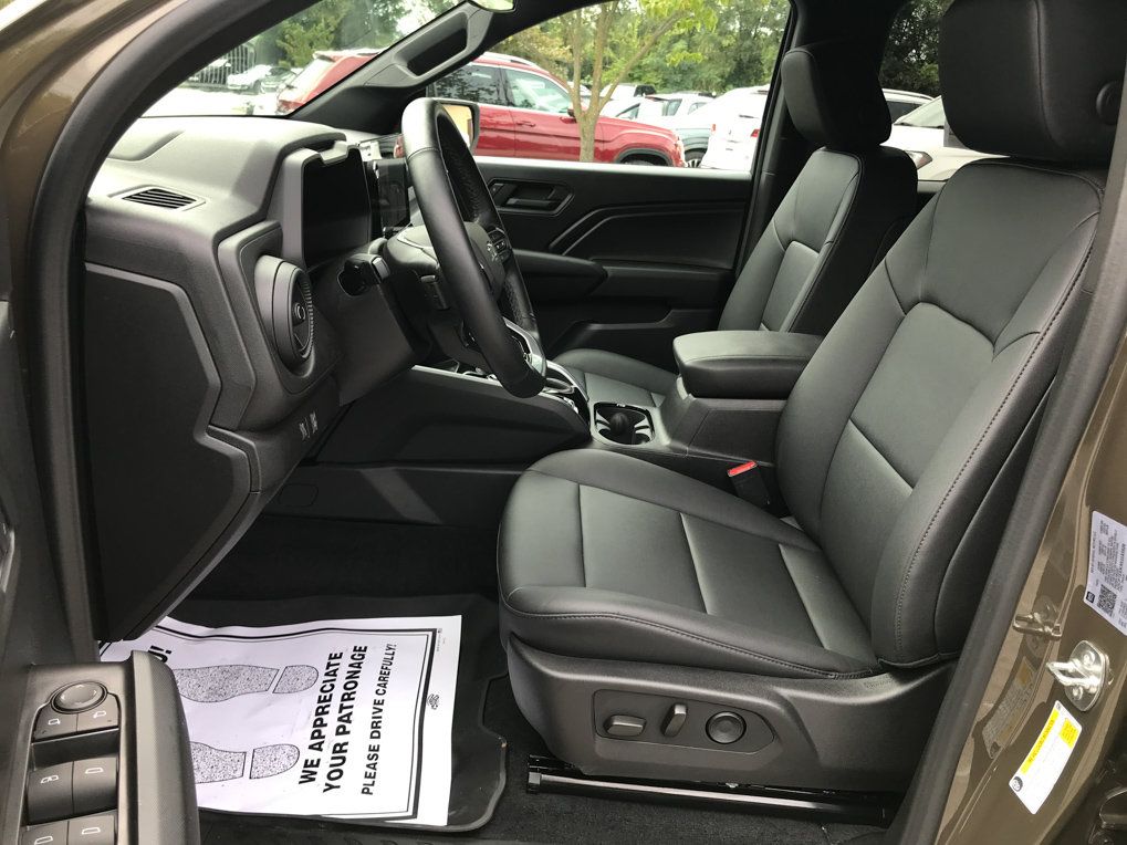 Used 2025 Chevrolet Colorado Trail Boss AWD/4WD image 22