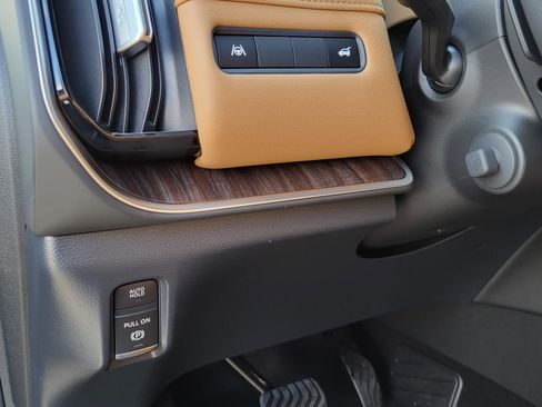 New 2026 Nissan Armada SL w/ Captain's Chari Seat Package image 21