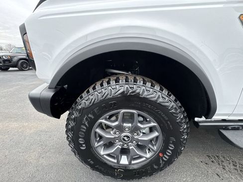 New 2025 Ford Bronco Badlands image 10