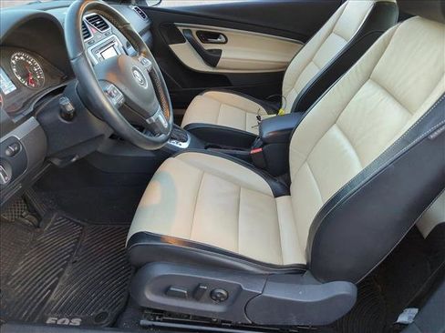 Used 2015 Volkswagen Eos Final Edition image 12