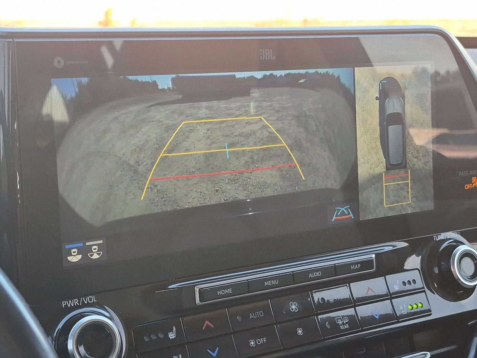 Used 2021 Toyota Highlander Limited FWD image 19