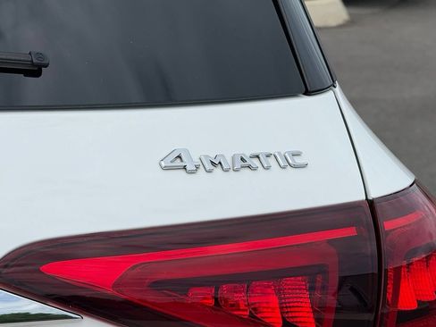 Used 2023 Mercedes-Benz GLE 450 4MATIC w/ AMG Line Exterior image 37