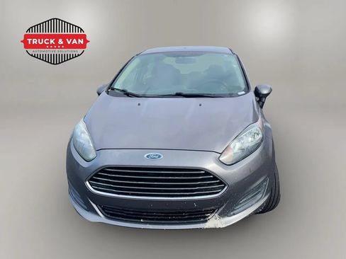 Used 2014 Ford Fiesta SE FWD image 2
