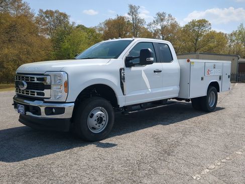 New 2025 Ford F350 XL w/ XL Chrome Package AWD/4WD image 6