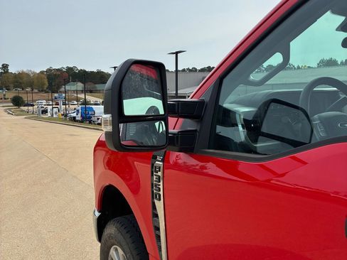 Used 2024 Ford F350 XLT w/ FX4 Off-Road Package image 12