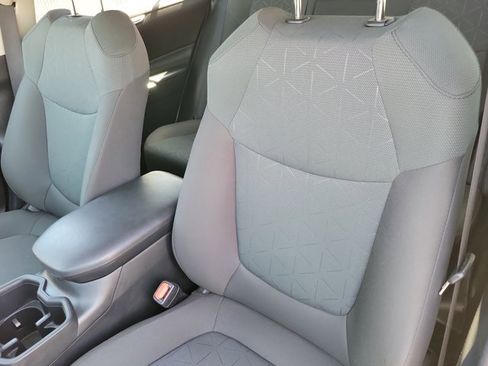 Used 2024 Toyota RAV4 XLE FWD image 7