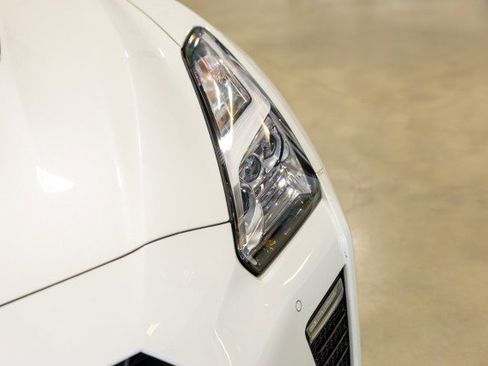 Used 2021 Nissan GT-R Premium image 10