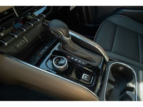 New 2026 GMC Canyon Denali w/ LPO, Denali Black Edition AWD/4WD image 25