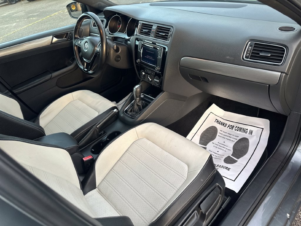 Used 2016 Volkswagen Jetta Sport FWD image 22