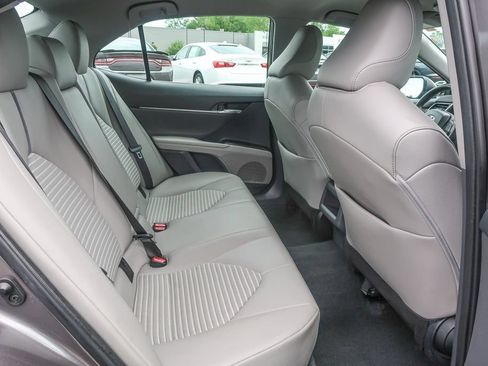 Used 2023 Toyota Camry SE AWD/4WD image 11