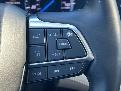 Used 2021 Toyota Highlander XLE AWD/4WD image 21