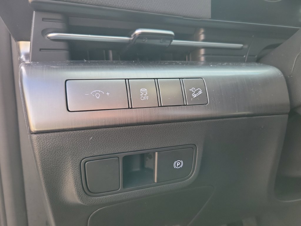 Used 2025 Hyundai Kona SEL AWD/4WD image 26