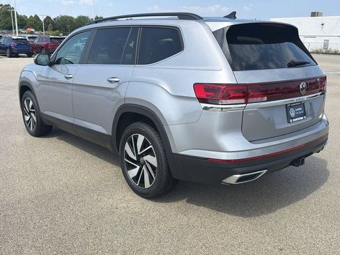 Certified 2024 Volkswagen Atlas SE w/ Panoramic Sunroof Package AWD/4WD image 4