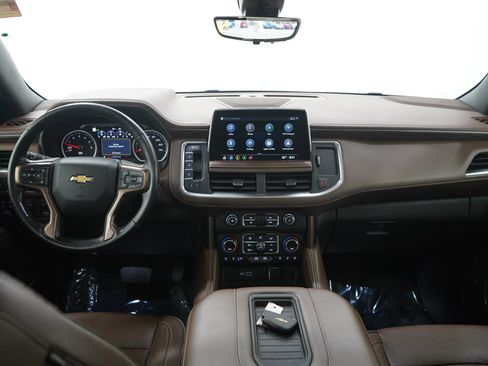 Used 2021 Chevrolet Tahoe High Country w/ Premium Package AWD/4WD image 16