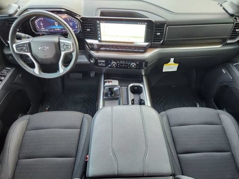 Used 2025 Chevrolet Silverado 1500 LT Trail Boss w/ Convenience Package II AWD/4WD image 28