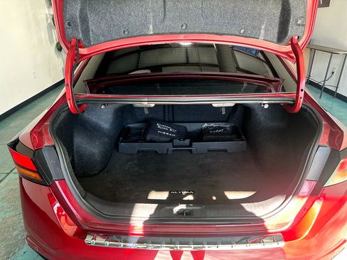 Used 2023 Nissan Altima 2.0 SR image 12