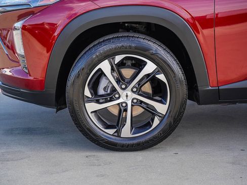 Used 2024 Chevrolet Trax RS w/ Driver Confidence Package image 5