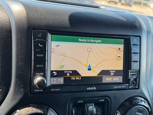 Used 2017 Jeep Wrangler Unlimited Sahara AWD/4WD image 27