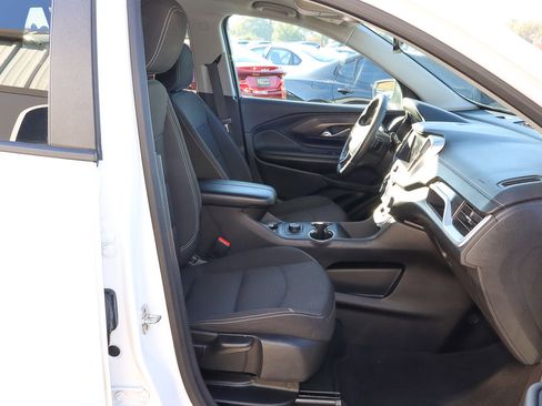 Used 2024 GMC Terrain SLE image 24