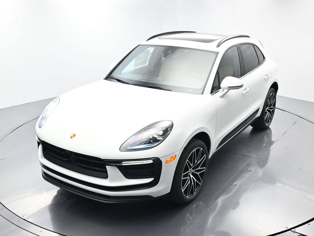 Certified 2026 Porsche Macan AWD/4WD image 10