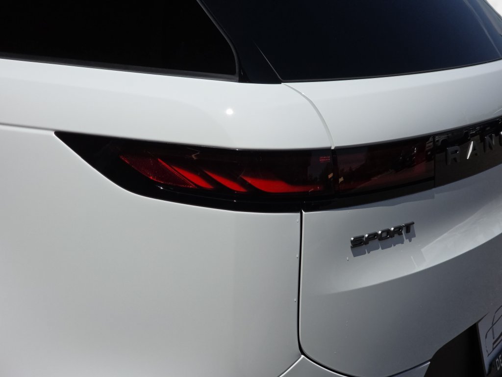 New 2026 Land Rover Range Rover Sport SE AWD/4WD image 23