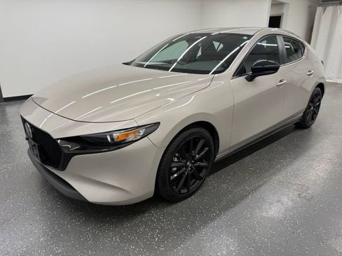 Used 2024 MAZDA MAZDA3 s FWD image 5