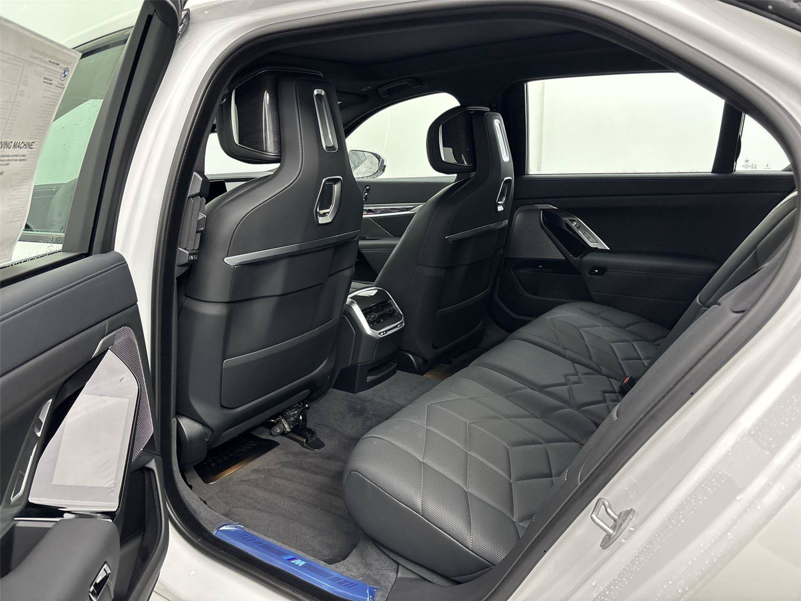 Used 2026 BMW i7 xDrive60 AWD/4WD image 29