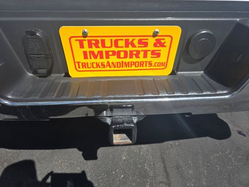 Used 2018 Chevrolet Silverado 1500 LT w/ LT Eassist Package image 10