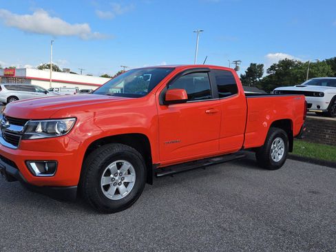 Used 2019 Chevrolet Colorado W/T w/ WT Convenience Package AWD/4WD image 9