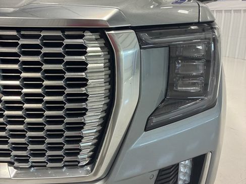 Used 2024 GMC Yukon Denali AWD/4WD image 9