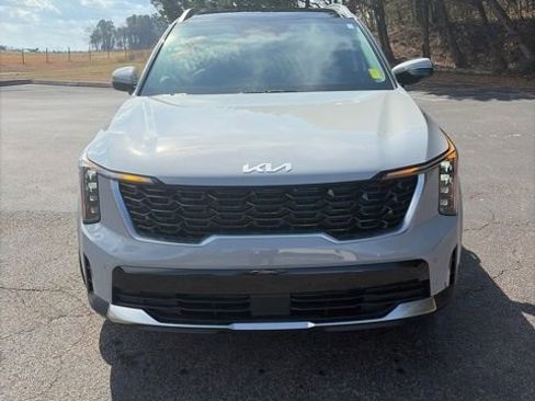 Used 2025 Kia Sorento S w/ Panoramic Sunroof Package image 2