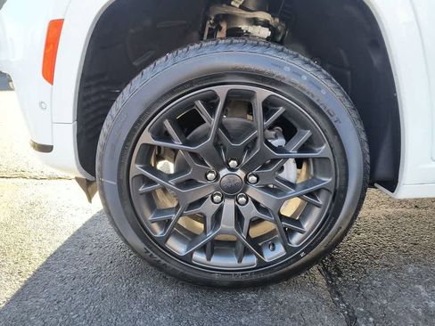 New 2025 Jeep Grand Cherokee L Summit w/ Obsidian Package image 10