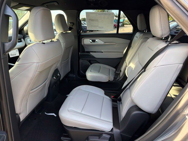 New 2027 Ford Explorer Active w/ Active Comfort Package AWD/4WD image 7