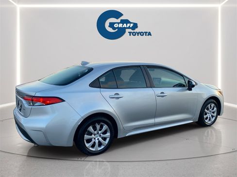 Used 2020 Toyota Corolla LE image 16