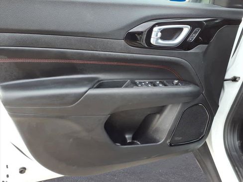 Used 2022 Jeep Compass Trailhawk w/ Trailhawk Elite Group image 11