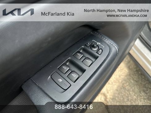 Used 2023 Volvo XC60 B5 Core w/ Climate Package AWD/4WD image 11