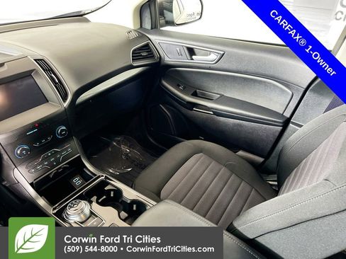 Used 2020 Ford Edge SE image 25