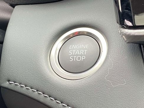 Used 2026 Toyota Highlander Platinum image 31