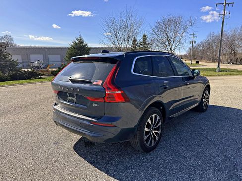 Used 2023 Volvo XC60 B5 Core w/ Climate Package image 9