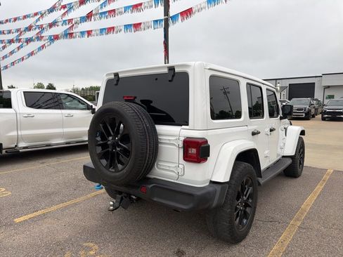 Used 2023 Jeep Wrangler Unlimited Sahara w/ Cold Weather Group AWD/4WD image 5